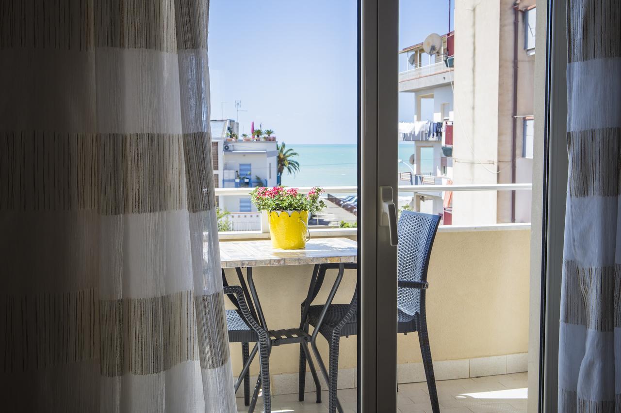 Le Notti Di Morfeo Bed & Breakfast San Leone Luaran gambar